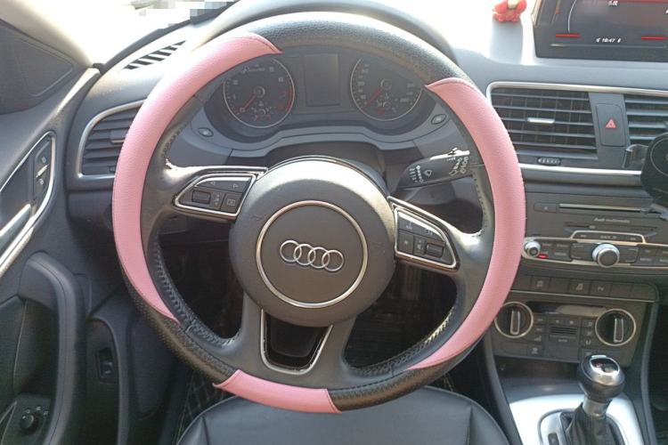 Used Audi Q3 2017 30 TFSI Fashion Model Steering Wheel