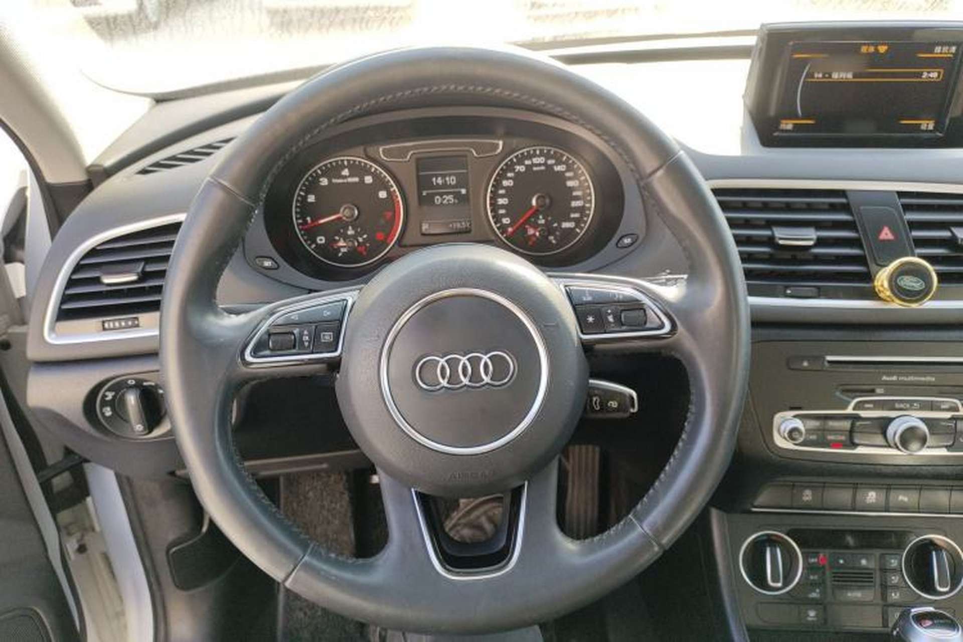 Used Audi Q3 2017 35 TFSI Fashion Model Steering Wheel