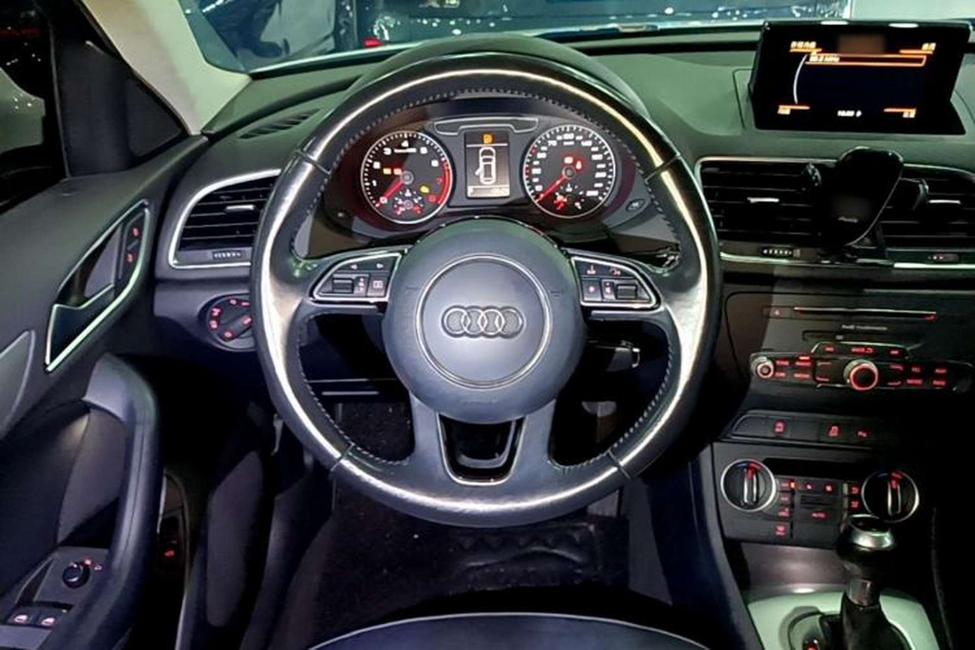 Used Audi Q3 2017 30 TFSI Fashion Model Steering Wheel