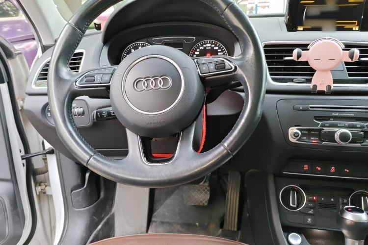Used Audi Q3 2017 30 TFSI Fashion Model Steering Wheel
