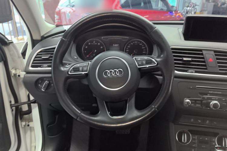 Used Audi Q3 2017 30 TFSI Fashion Model Steering Wheel