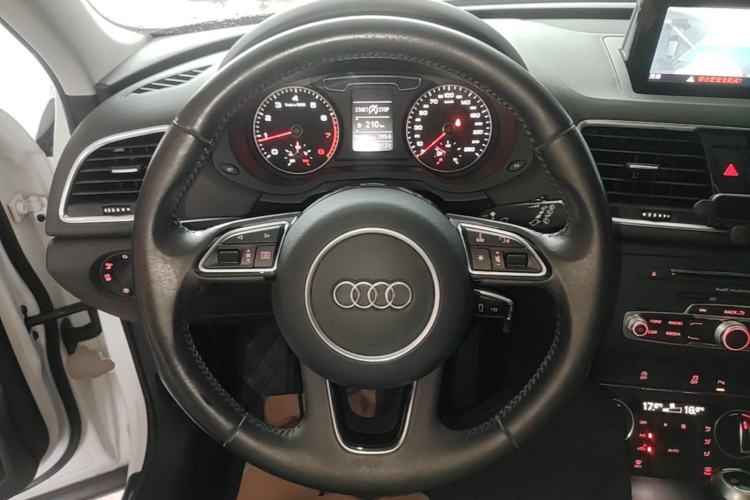 Used Audi Q3 2017 30 TFSI Fashion Model Steering Wheel