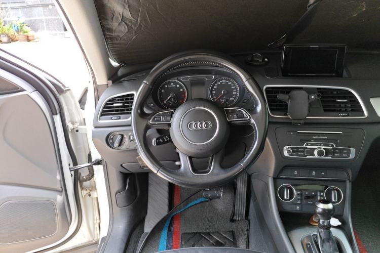 Used Audi Q3 2017 30 TFSI Fashion Model Steering Wheel