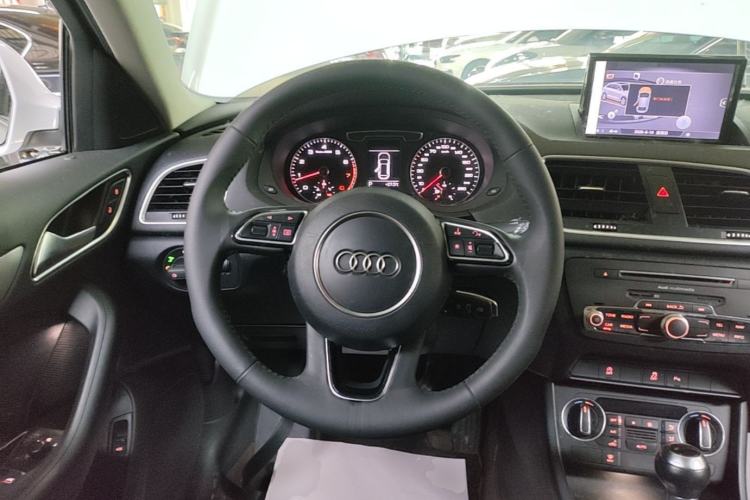 Used Audi Q3 2017 35 TFSI Fashion Model Steering Wheel