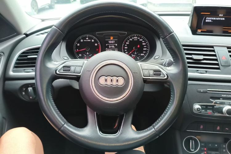 Used Audi Q3 2017 30 TFSI Fashion Model Steering Wheel