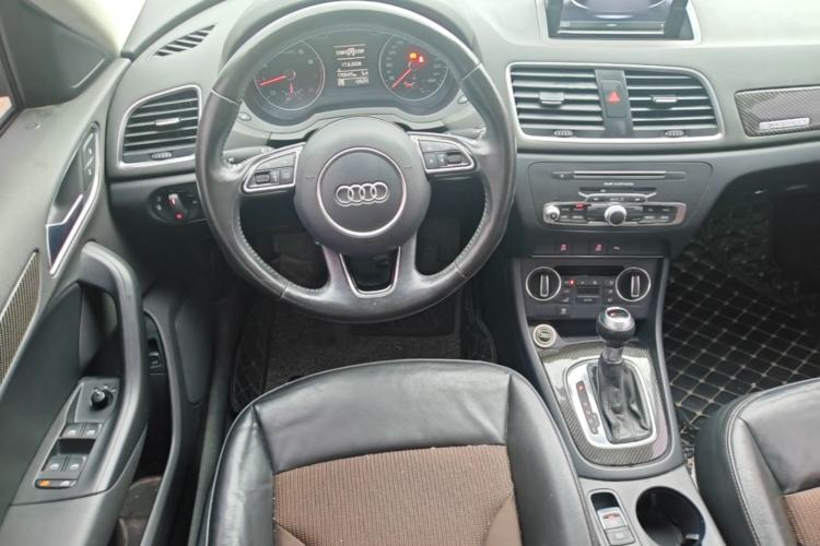 Used Audi Q3 2017 30 TFSI Fashion Model Steering Wheel