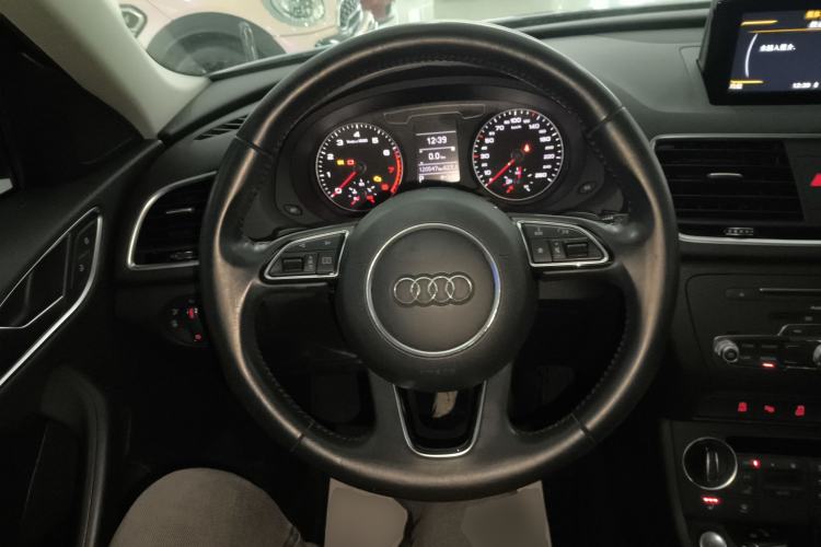 Used Audi Q3 2017 30 TFSI Fashion Model Steering Wheel