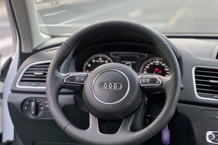 Used Audi Q3 2017 30 TFSI Fashion Model Steering Wheel