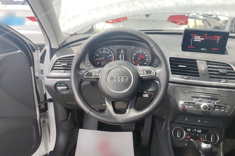 Used Audi Q3 2017 30 TFSI Fashion Model Steering Wheel