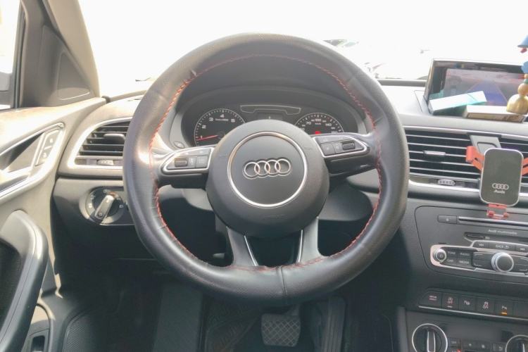Used Audi Q3 2017 40 TFSI quattro all-wheel-drive sport model Steering Wheel