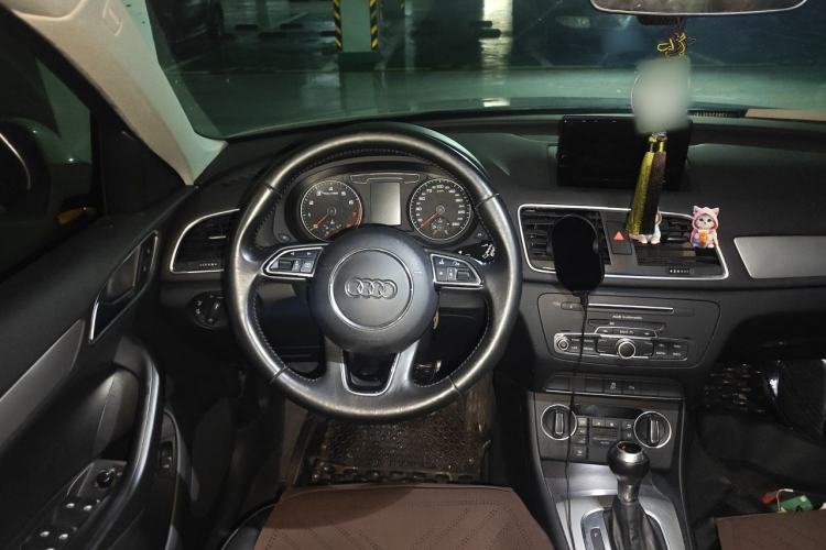 Used Audi Q3 2017 35 TFSI Fashion Model Steering Wheel