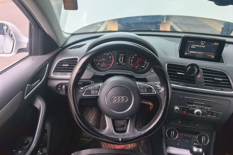 Used Audi Q3 2017 30 TFSI Fashion Model Steering Wheel