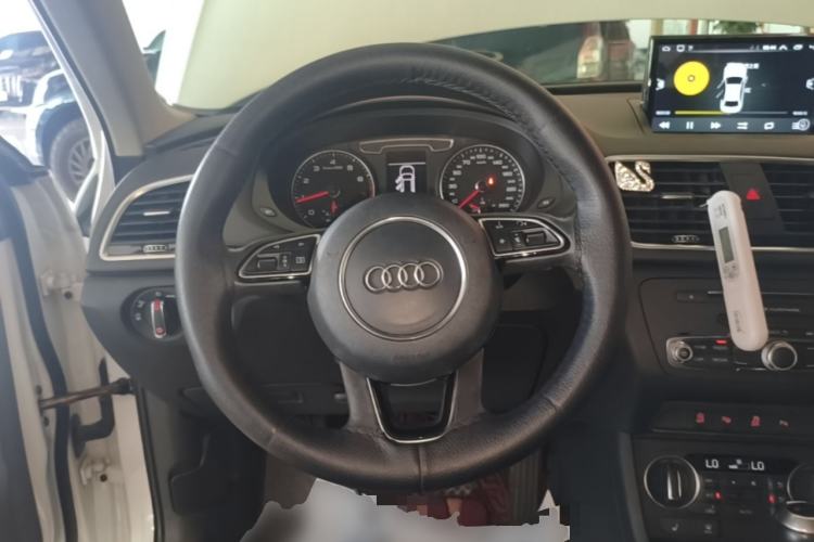 Used Audi Q3 2017 30 TFSI Fashion Model Steering Wheel