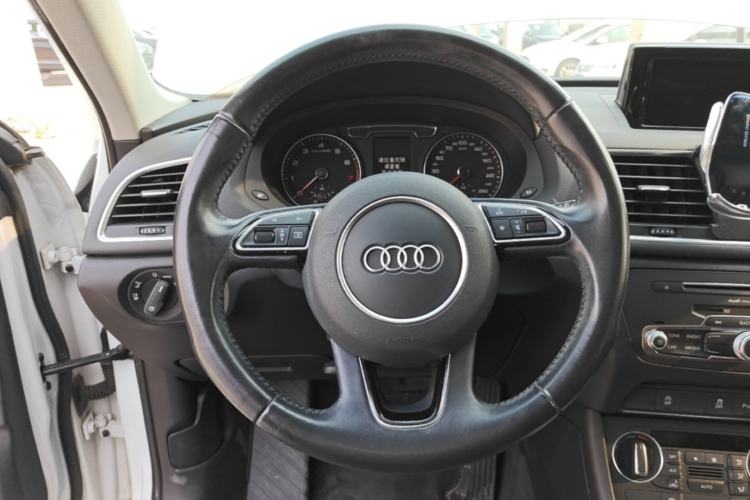 Used Audi Q3 2017 30 TFSI Fashion Model Steering Wheel
