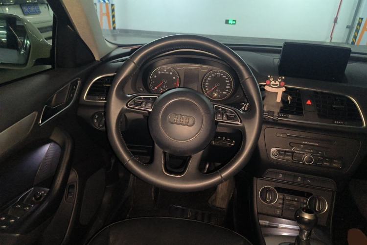 Used Audi Q3 2017 35 TFSI Fashion Model Steering Wheel