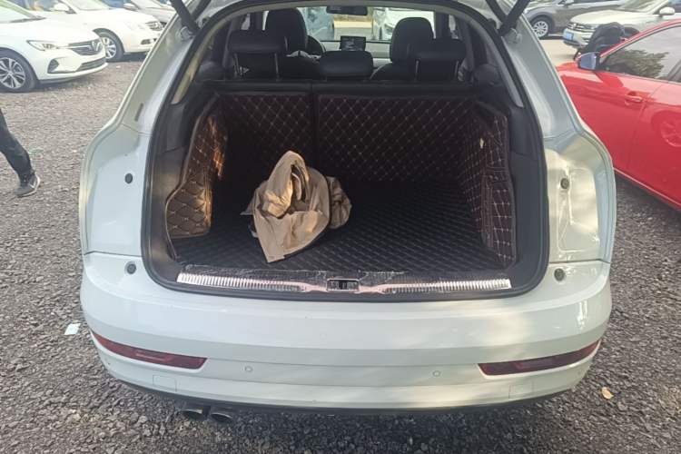 Used Audi Q3 2017 30 TFSI Fashion Model Trunk
