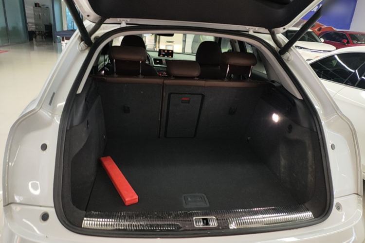 Used Audi Q3 2017 35 TFSI Style Edition Trunk
