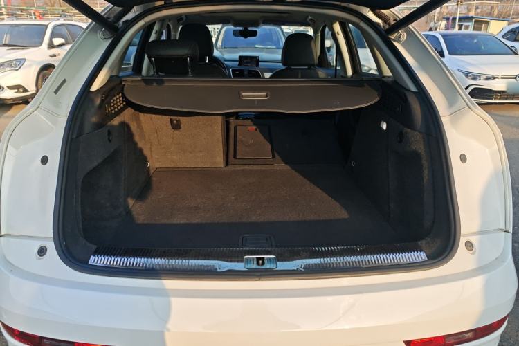 Used Audi Q3 2017 30 TFSI Fashion Model Trunk