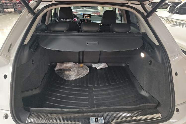 Used Audi Q3 2017 35 TFSI Style Edition Trunk
