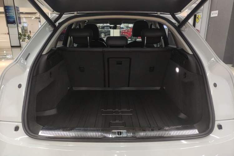 Used Audi Q3 2017 30 TFSI Fashion Model Trunk