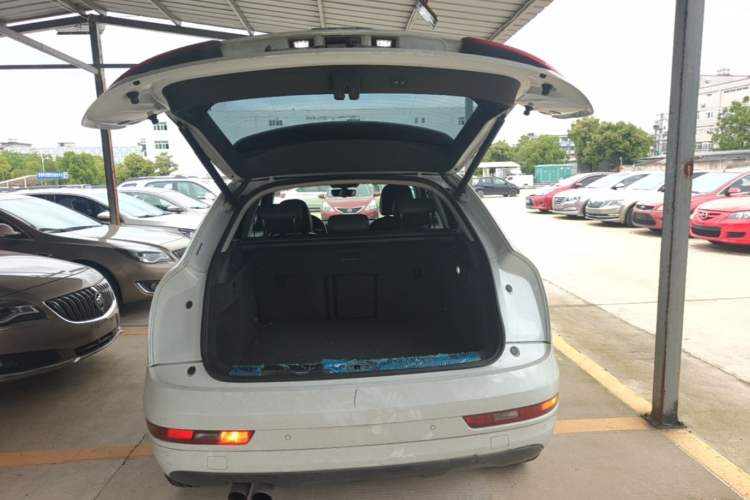 Used Audi Q3 2017 30 TFSI Fashion Model Trunk