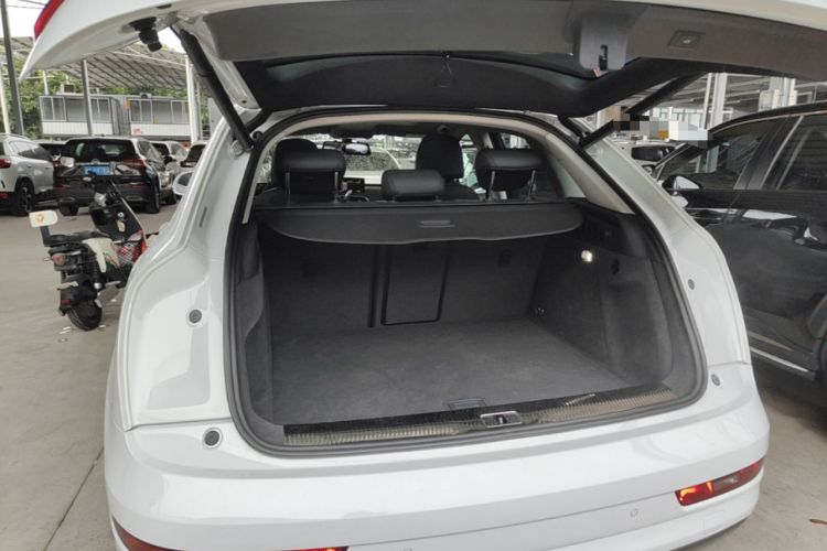 Used Audi Q3 2017 35 TFSI Fashion Model Trunk
