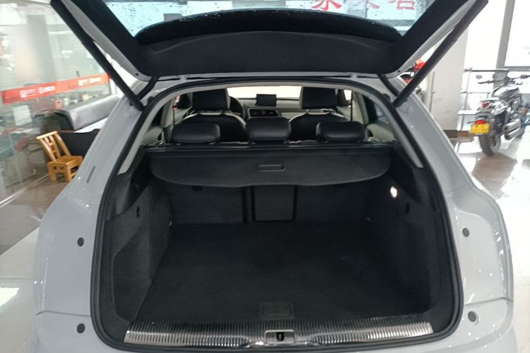 Used Audi Q3 2017 30 TFSI Fashion Model Trunk