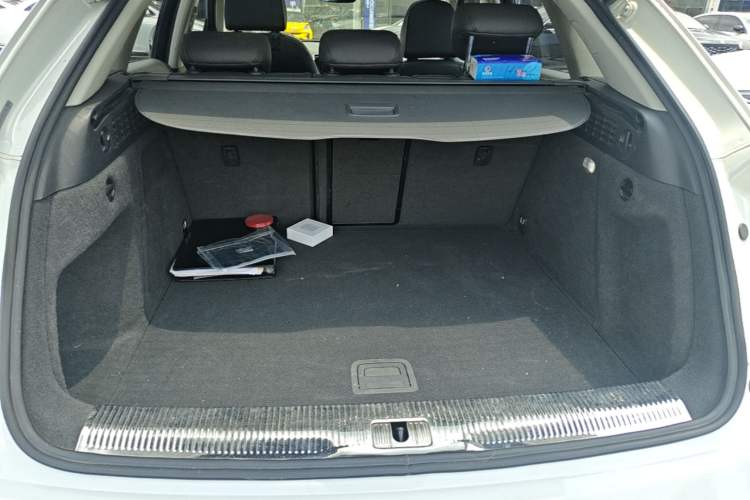 Used Audi Q3 2017 30 TFSI Fashion Model Trunk