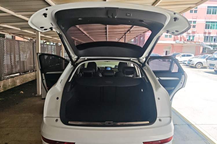 Used Audi Q3 2017 30 TFSI Fashion Model Trunk