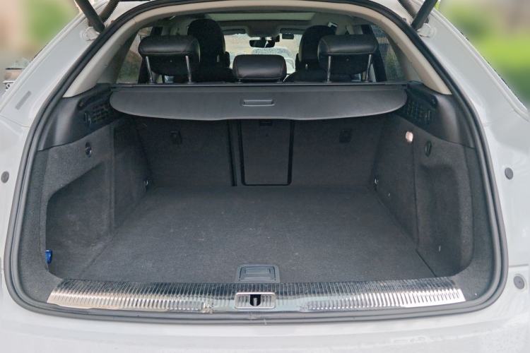 Used Audi Q3 2017 30 TFSI Fashion Model Trunk