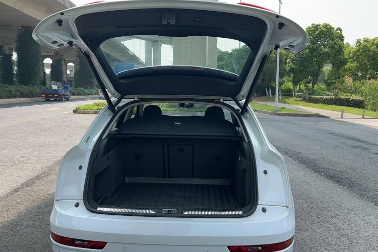 Used Audi Q3 2017 30 TFSI Fashion Model Trunk