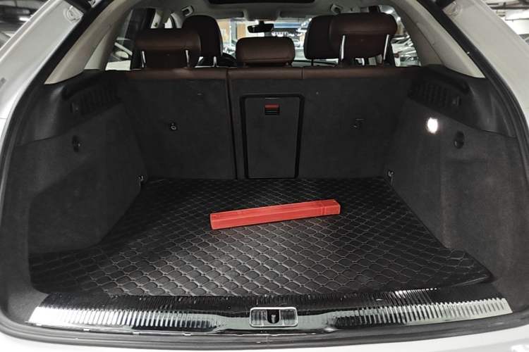 Used Audi Q3 2017 35 TFSI Fashion Model Trunk