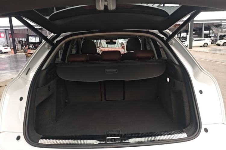Used Audi Q3 2017 35 TFSI quattro all-wheel-drive sport model Trunk