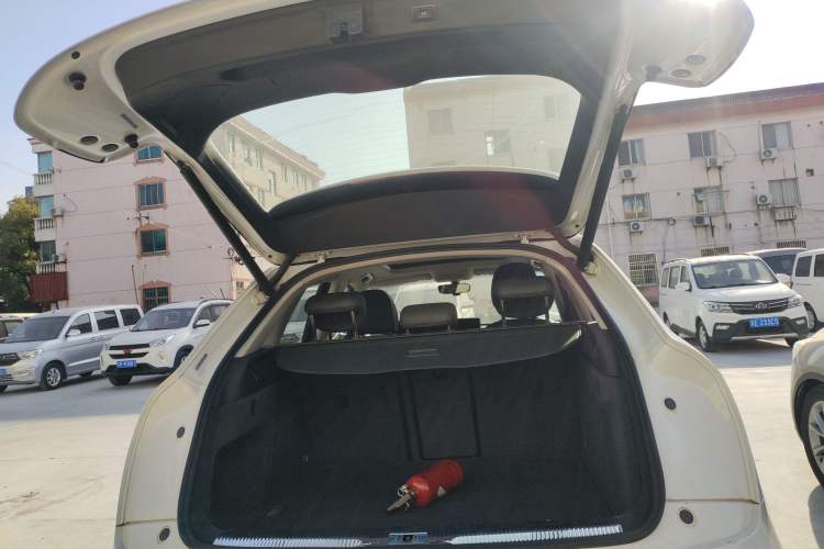 Used Audi Q3 2017 35 TFSI Fashion Model Trunk