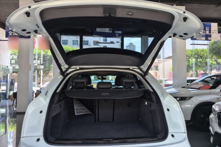 Used Audi Q3 2017 35 TFSI Fashion Model Trunk