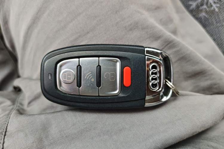 Used Audi Q3 2017 30 TFSI Fashion Model Vehicle Key