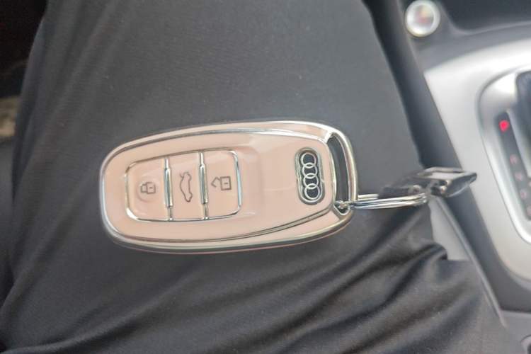 Used Audi Q3 2017 35 TFSI Fashion Model Vehicle Key