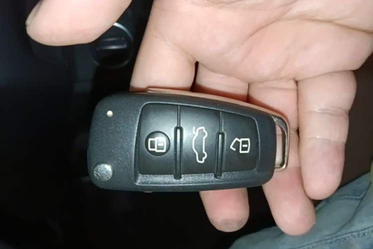 Used Audi Q3 2017 35 TFSI quattro all-wheel-drive sport model Vehicle Key