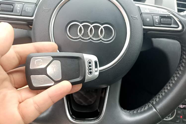 Used Audi Q3 2017 35 TFSI Fashion Model Vehicle Key
