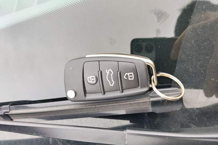 Used Audi Q3 2017 35 TFSI Fashion Model Vehicle Key