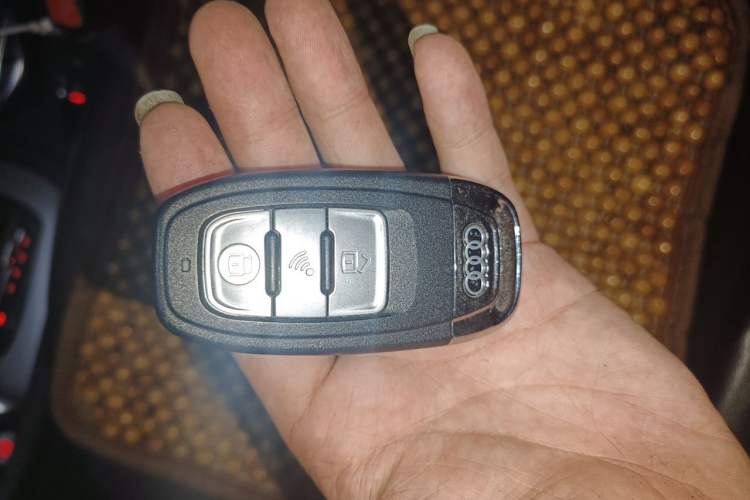 Used Audi Q3 2017 30 TFSI Fashion Model Vehicle Key