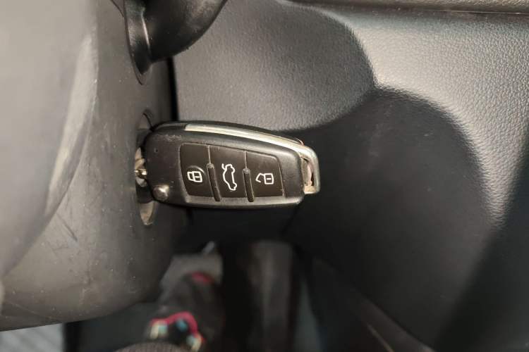 Used Audi Q3 2017 35 TFSI Fashion Model Vehicle Key