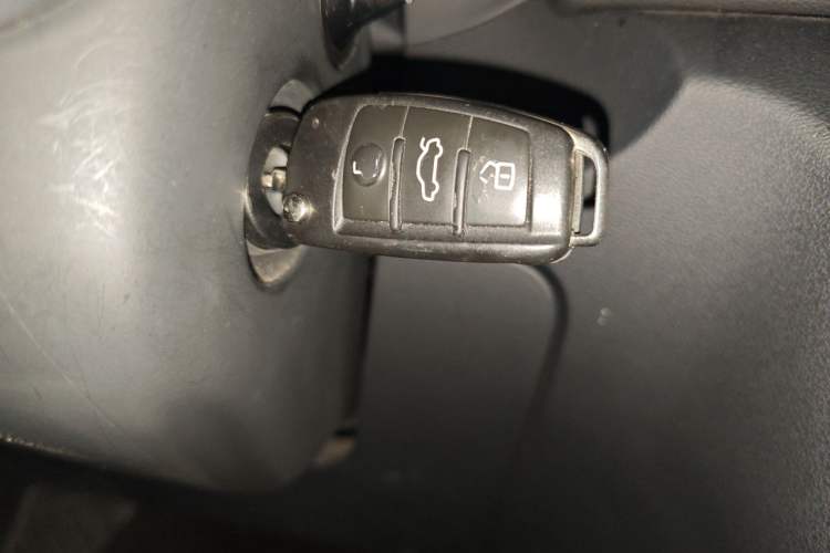 Used Audi Q3 2017 30 TFSI Fashion Model Vehicle Key