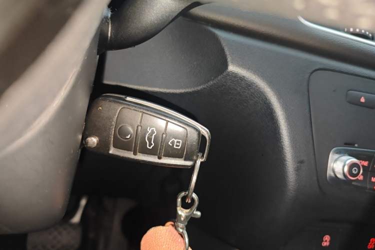 Used Audi Q3 2017 35 TFSI Fashion Model Vehicle Key