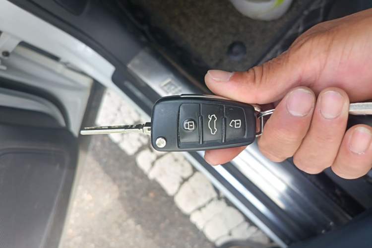 Used Audi Q3 2017 30 TFSI Fashion Model Vehicle Key