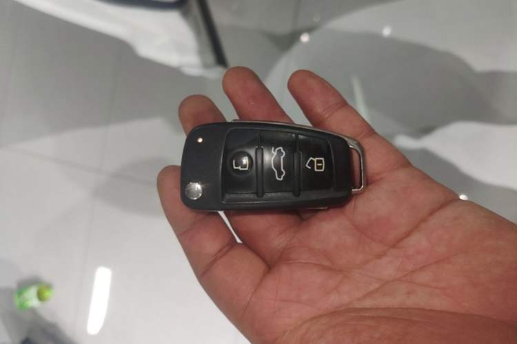Used Audi Q3 2017 35 TFSI Style Edition Vehicle Key