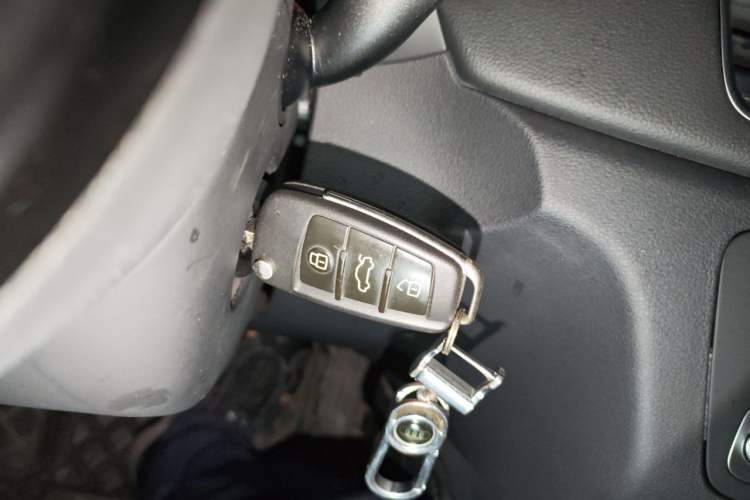 Used Audi Q3 2017 35 TFSI Fashion Model Vehicle Key