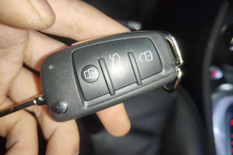 Used Audi Q3 2017 35 TFSI quattro all-wheel-drive sport model Vehicle Key