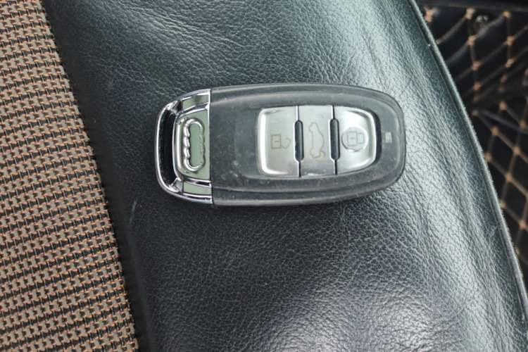 Used Audi Q3 2017 30 TFSI Fashion Model Vehicle Key