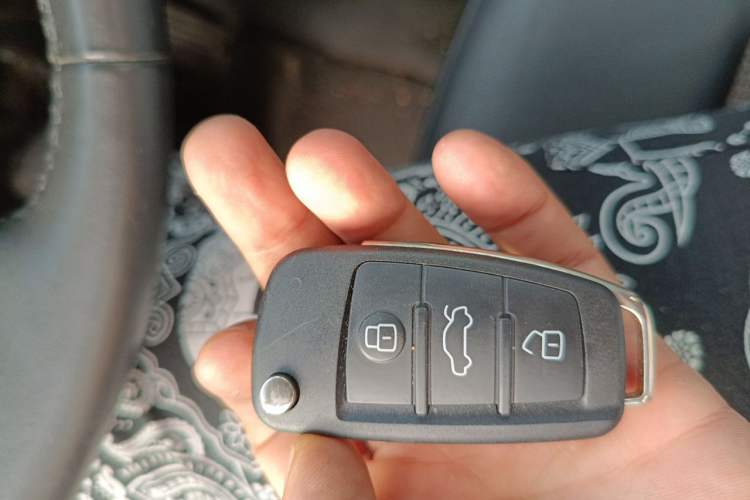 Used Audi Q3 2017 30 TFSI Fashion Model Vehicle Key